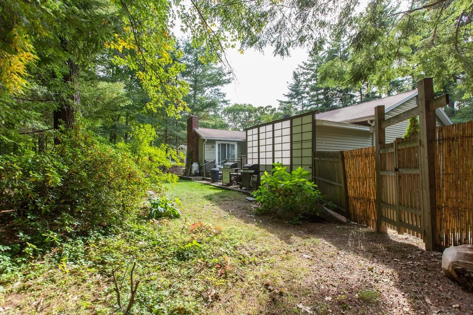 8 Wedgewood Drive Londonderry NH 03053