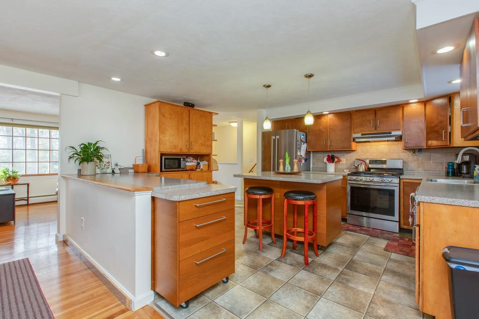 8 Wedgewood Drive Londonderry NH 03053