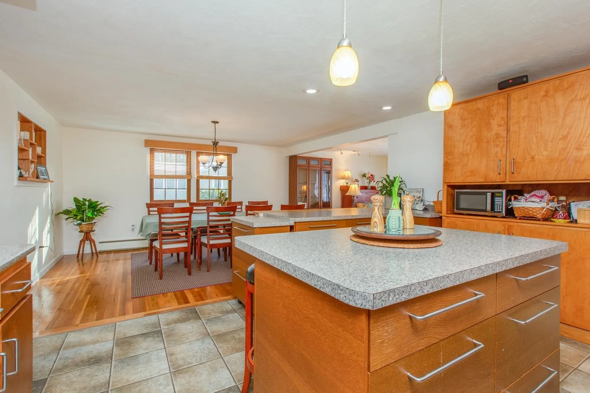 8 Wedgewood Drive Londonderry NH 03053