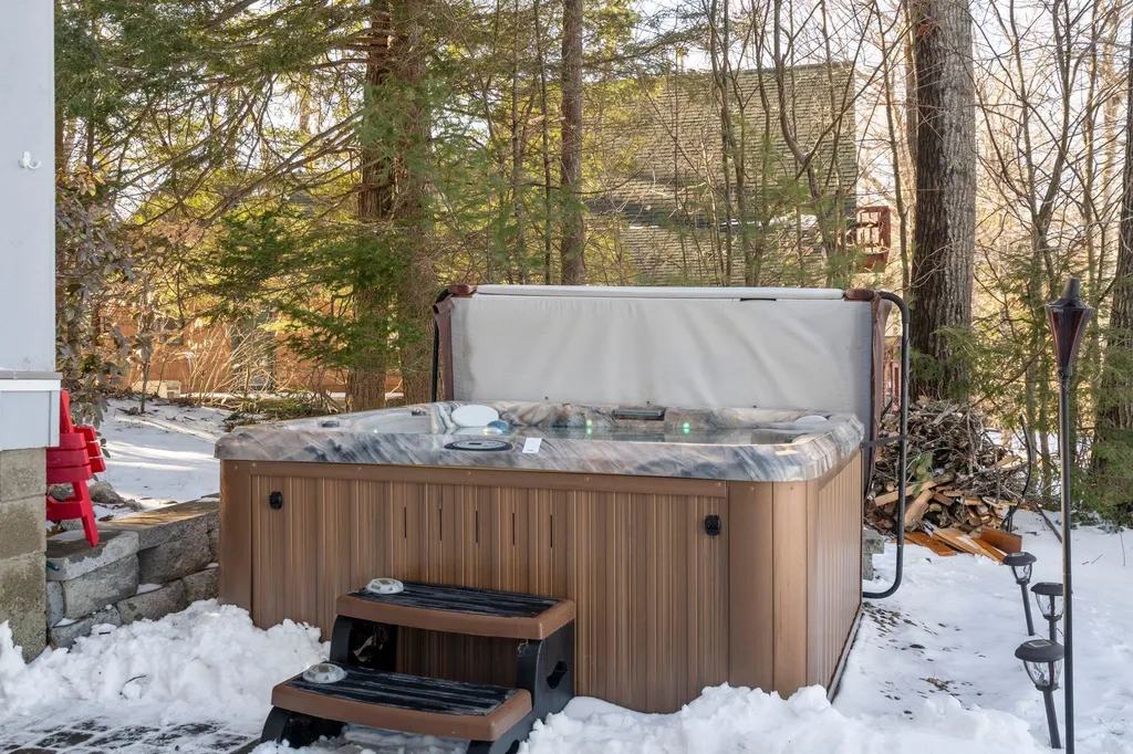 167 Nicola Road Middleton NH 03887