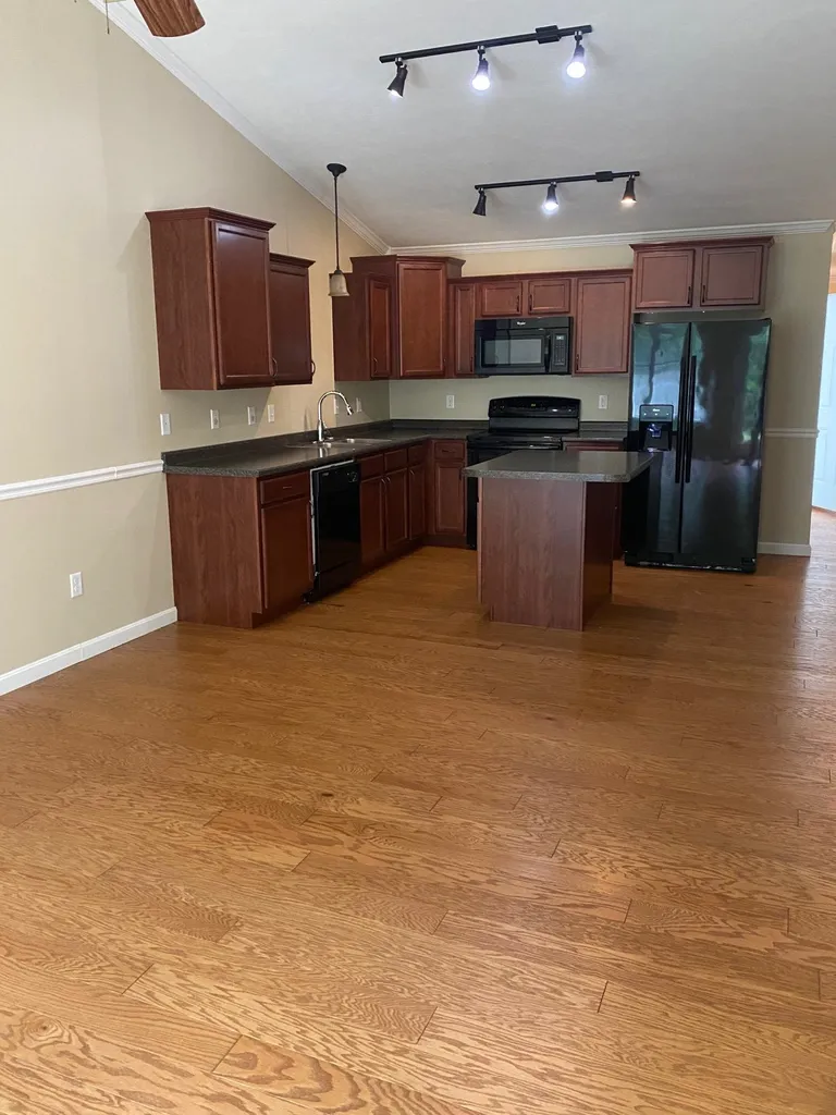 28 Owens Drive Swanzey NH 03446