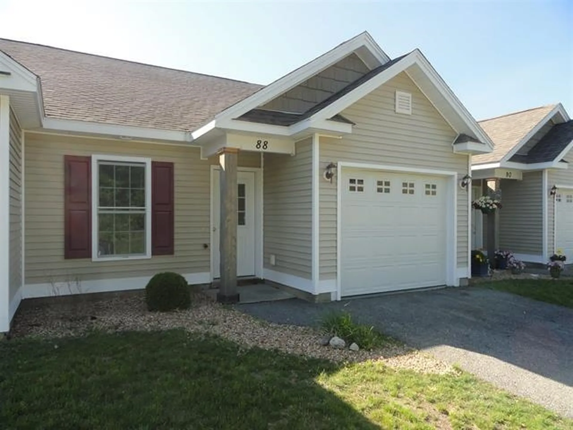 28 Owens Drive Swanzey NH 03446