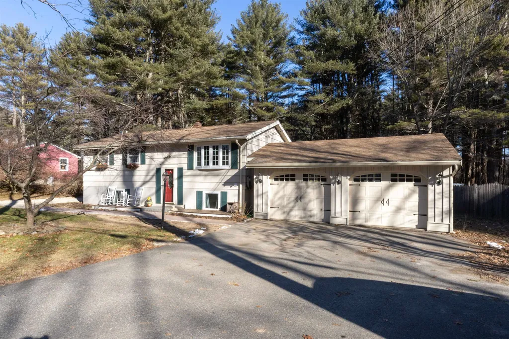 21 Walnut Avenue North Hampton NH 03862