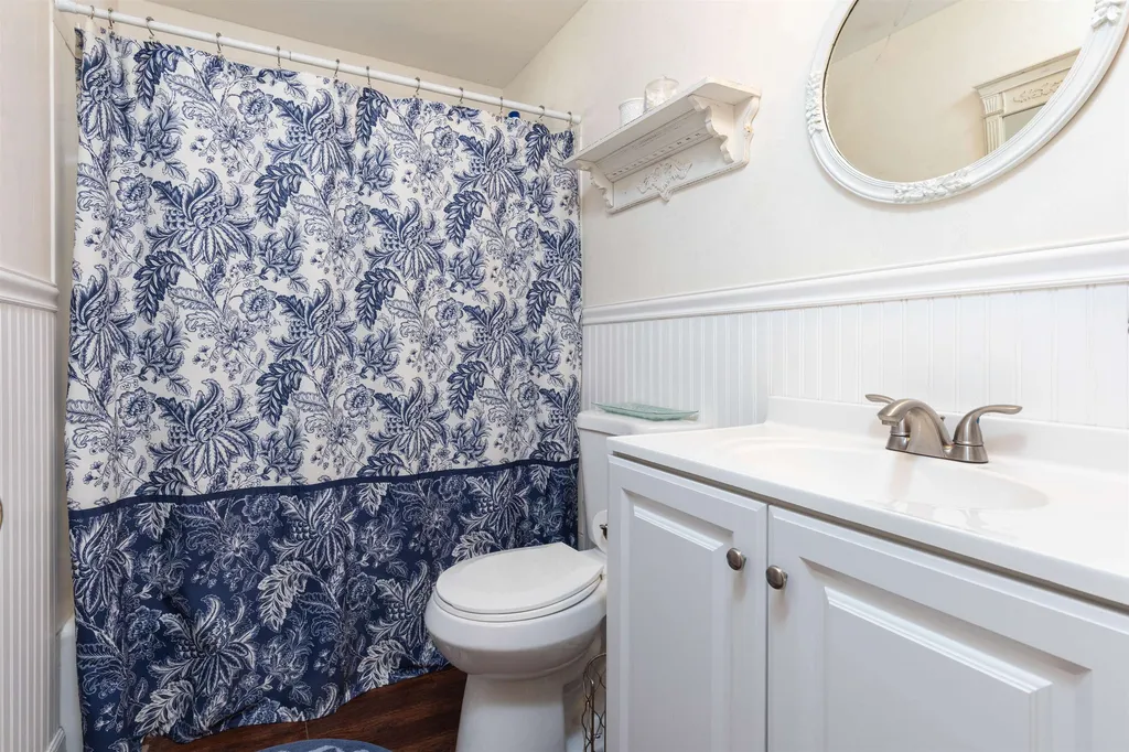 21 Walnut Avenue North Hampton NH 03862