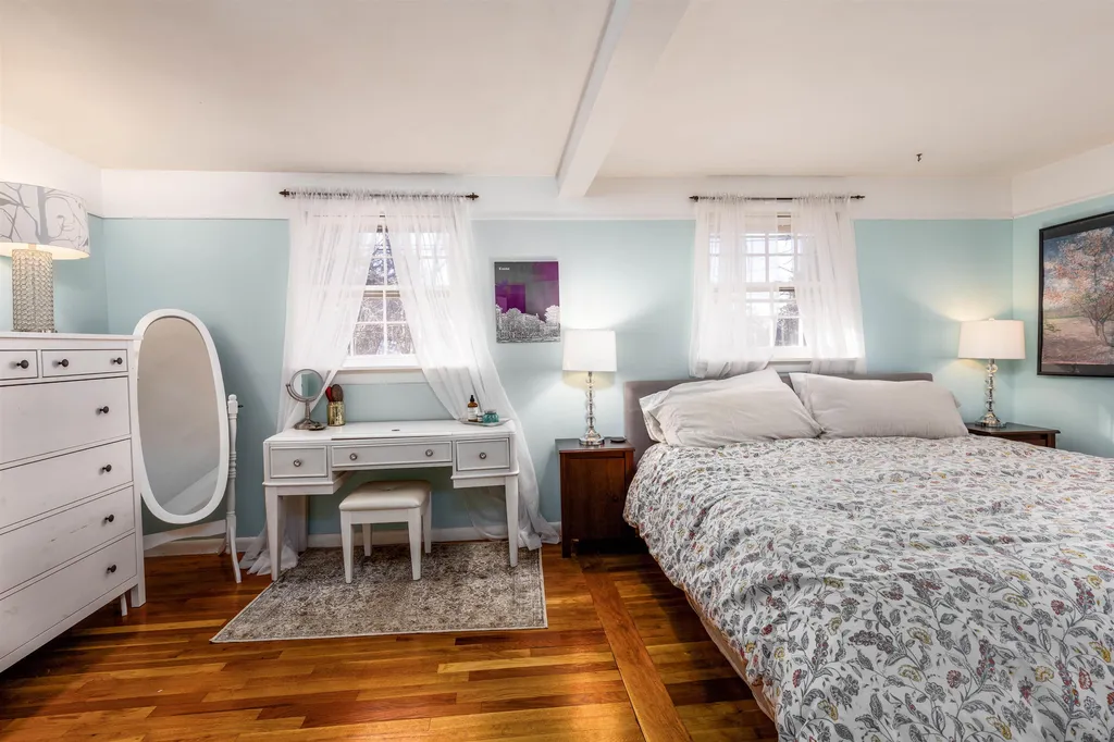 21 Walnut Avenue North Hampton NH 03862
