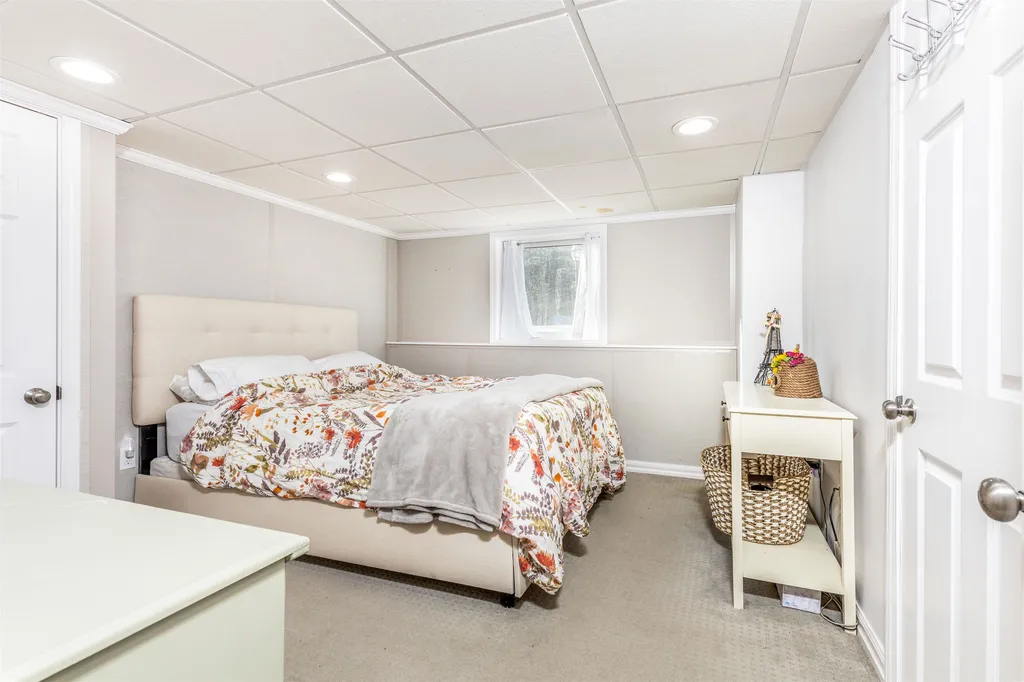 21 Walnut Avenue North Hampton NH 03862