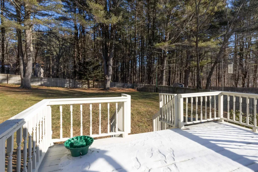 21 Walnut Avenue North Hampton NH 03862