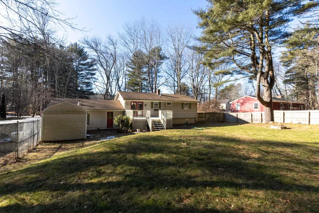 21 Walnut Avenue North Hampton NH 03862