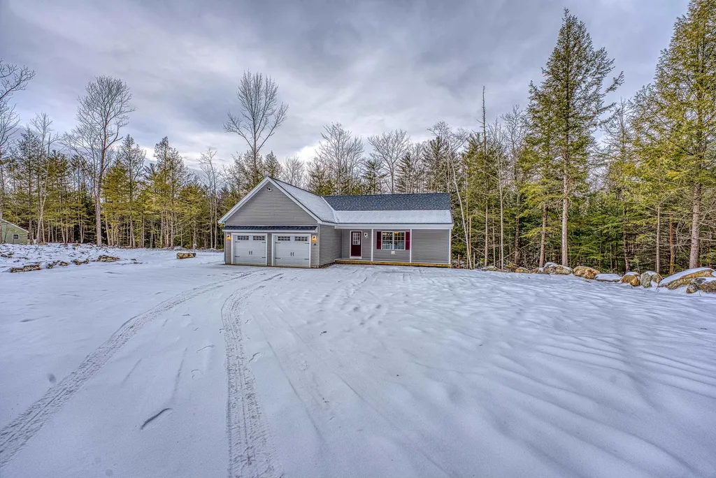 16 States Landing Road Moultonborough NH 03254