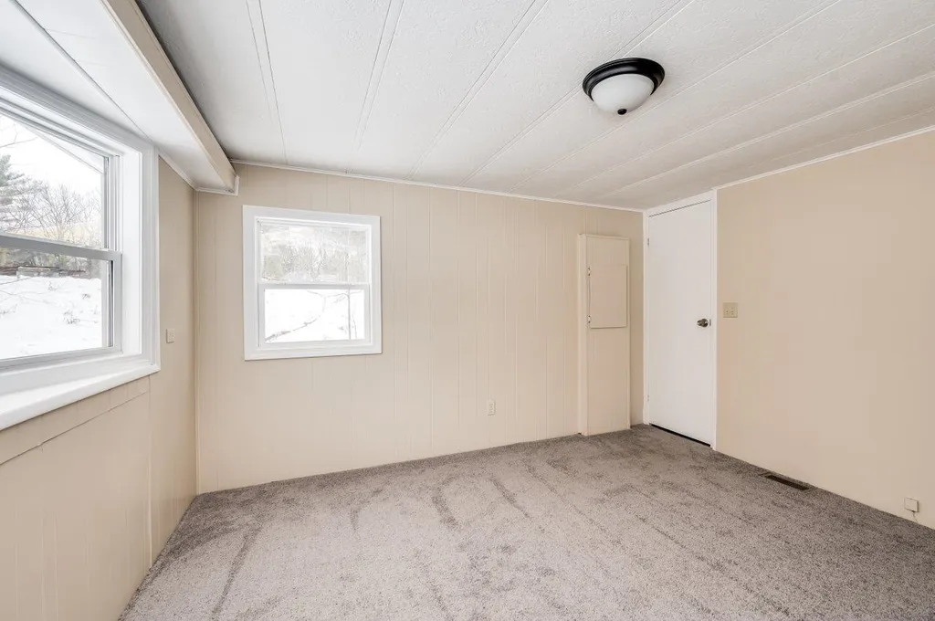 20 South Fuchsia Drive Rochester NH 03867