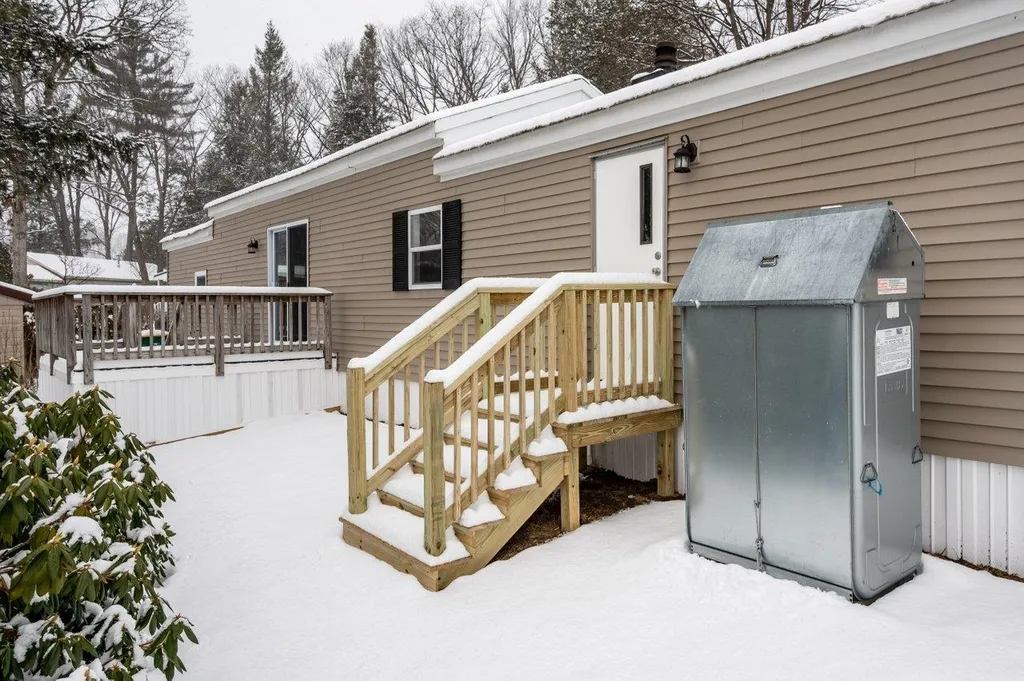 20 South Fuchsia Drive Rochester NH 03867