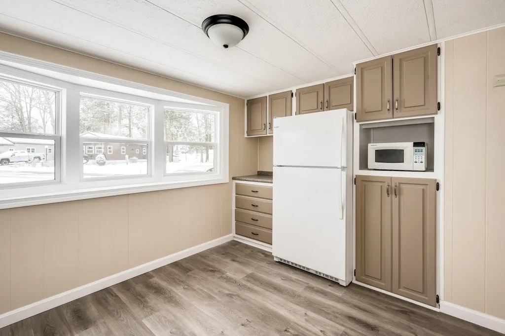 20 South Fuchsia Drive Rochester NH 03867