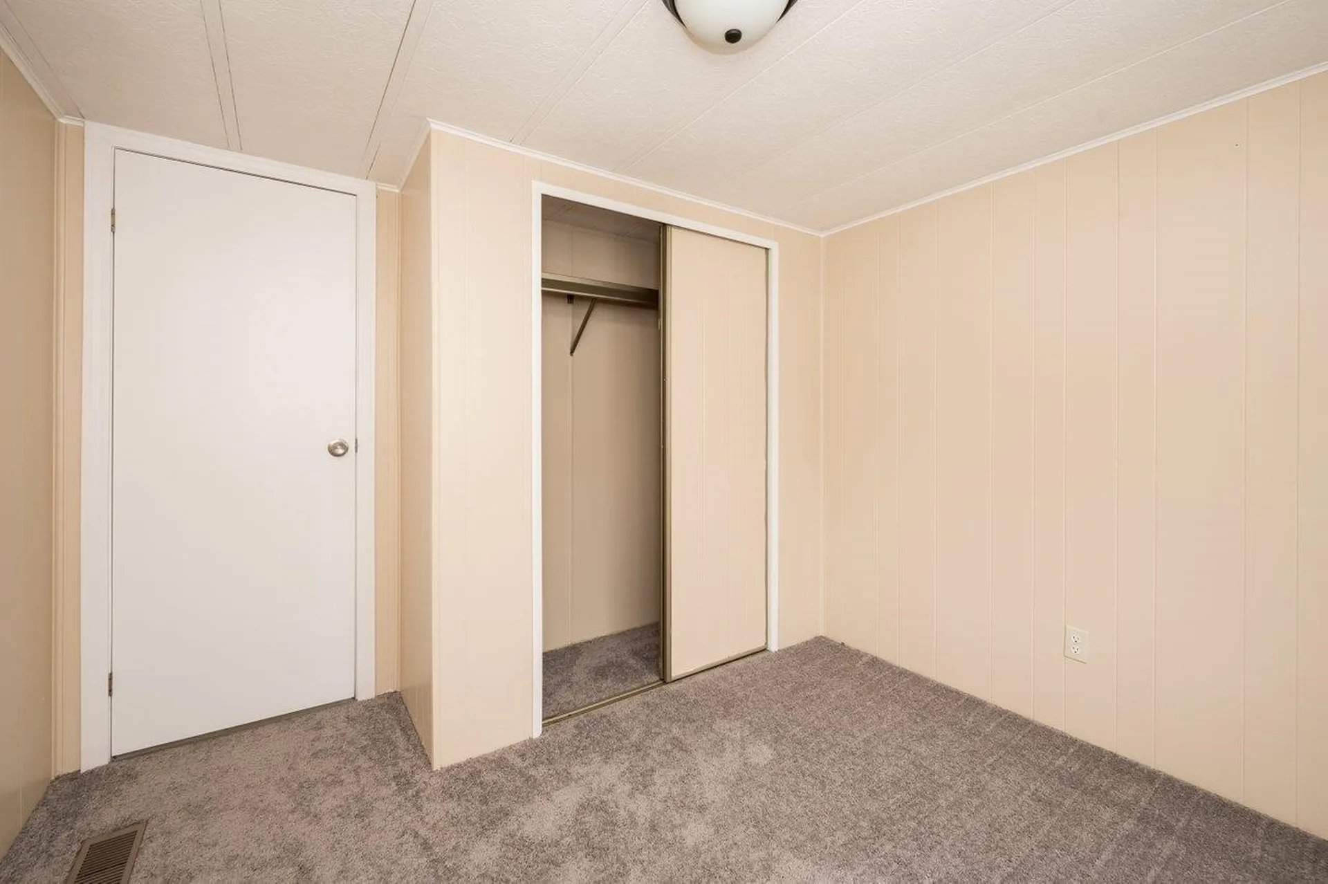 20 South Fuchsia Drive Rochester NH 03867