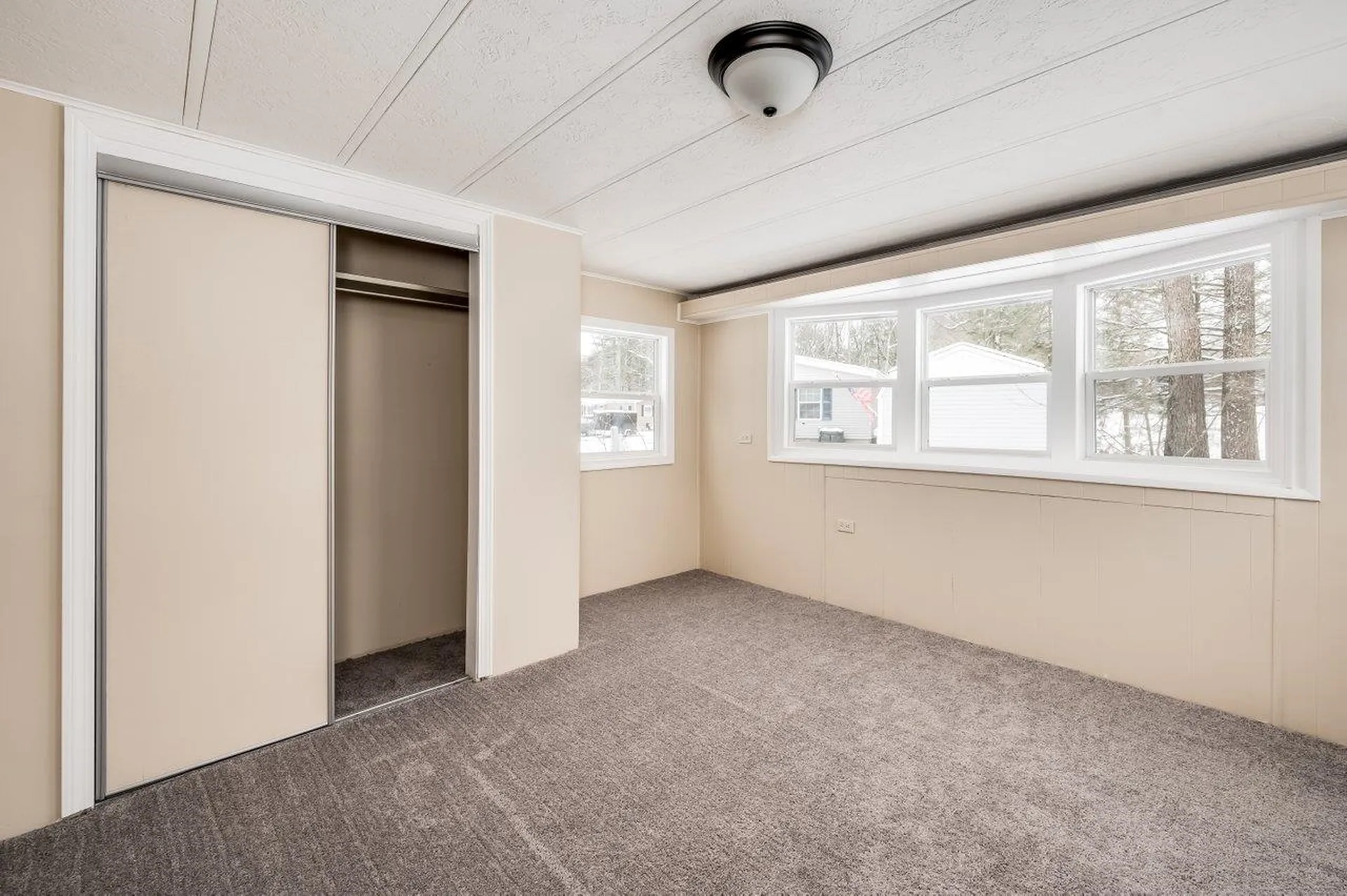20 South Fuchsia Drive Rochester NH 03867