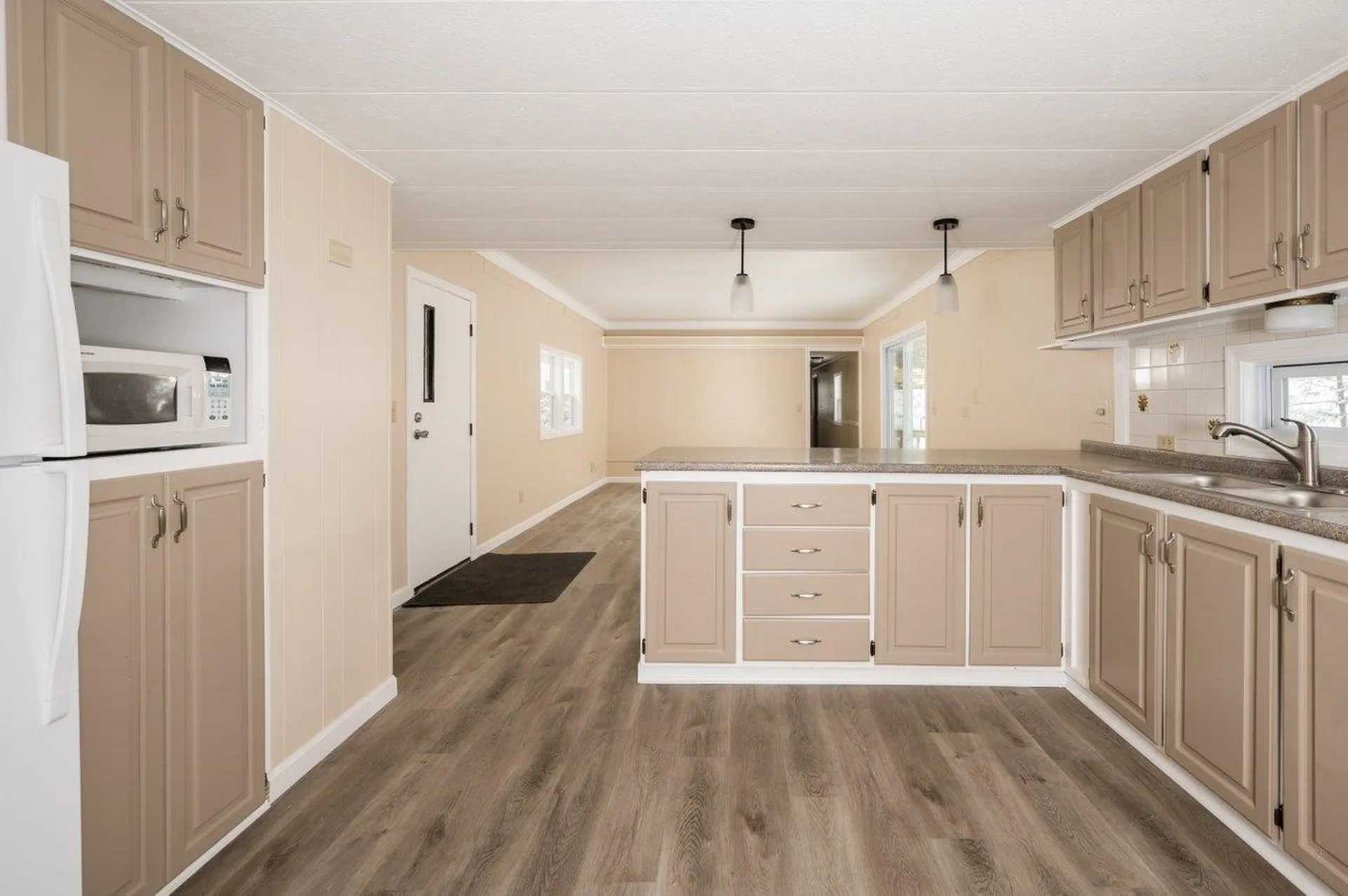 20 South Fuchsia Drive Rochester NH 03867