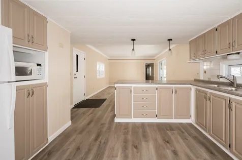 20 South Fuchsia Drive Rochester NH 03867