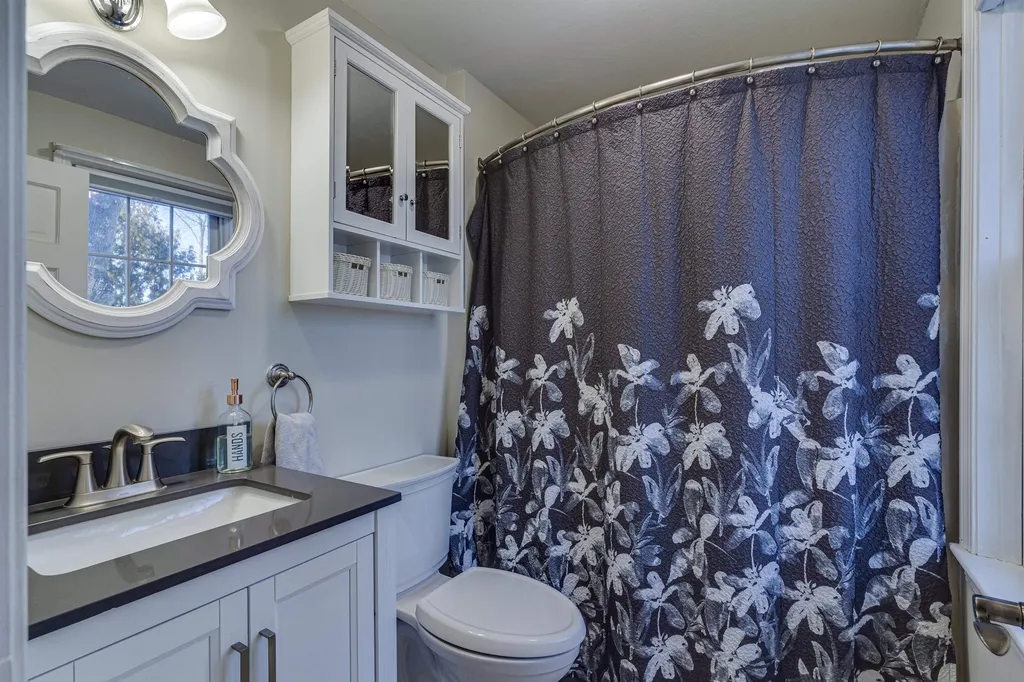 11 Montrose Drive Stratham NH 03885