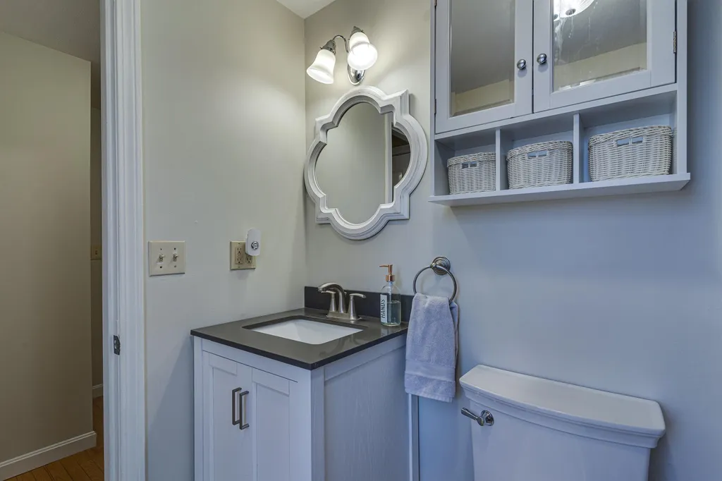 11 Montrose Drive Stratham NH 03885