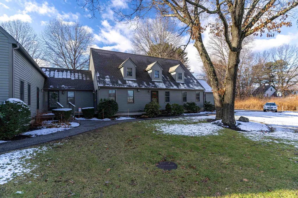 11 Montrose Drive Stratham NH 03885