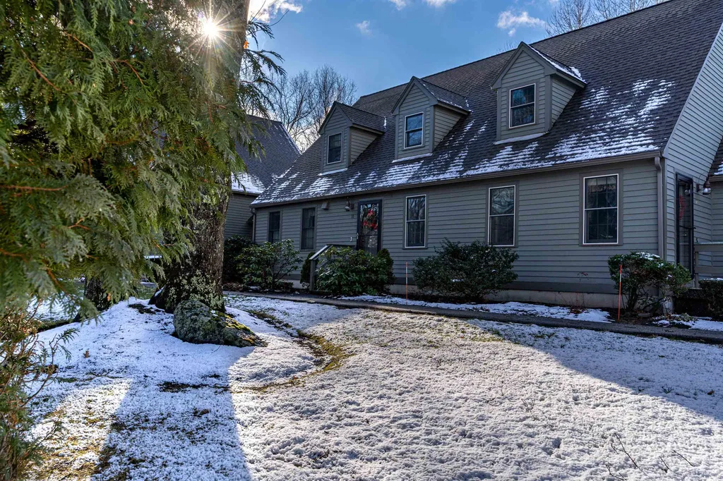 11 Montrose Drive Stratham NH 03885