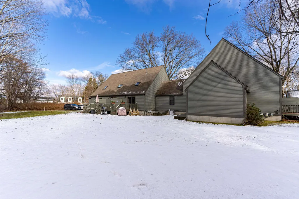 11 Montrose Drive Stratham NH 03885
