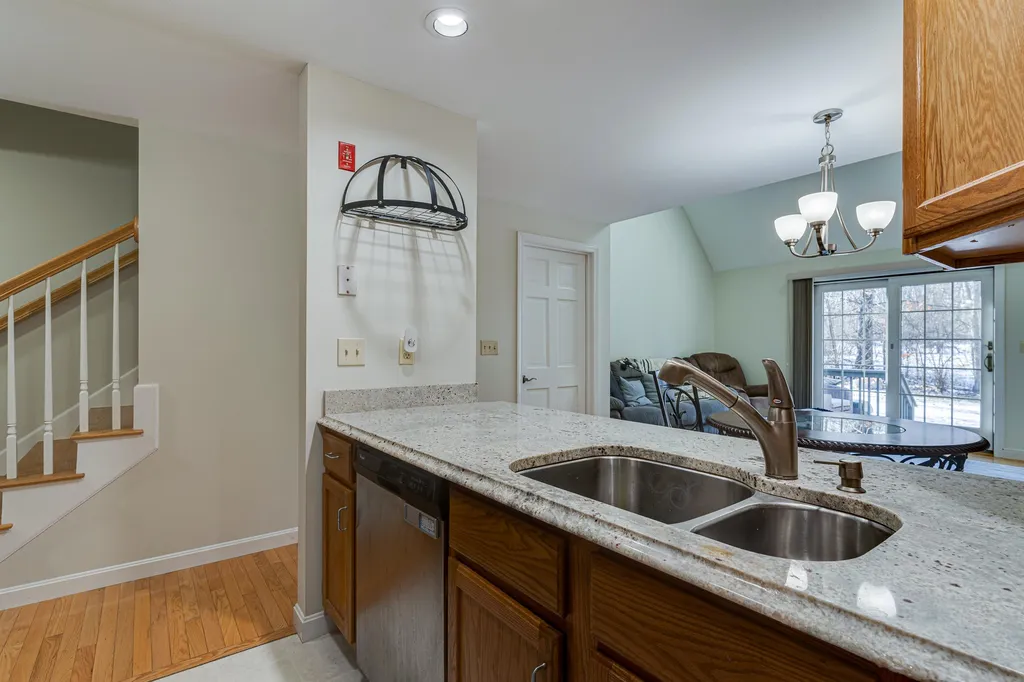11 Montrose Drive Stratham NH 03885