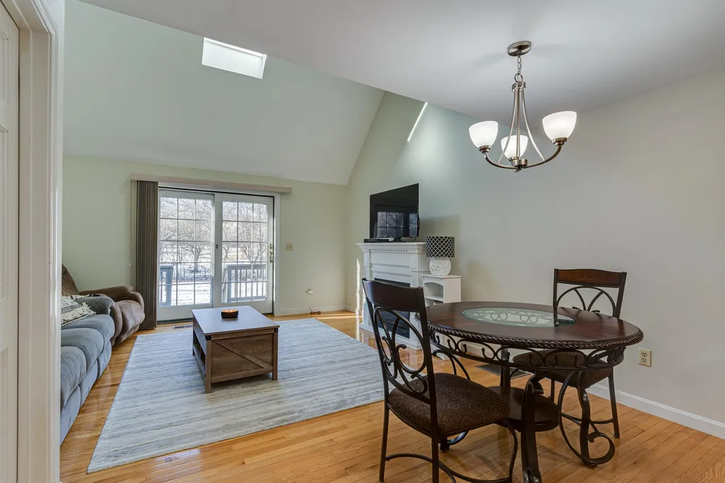 11 Montrose Drive Stratham NH 03885