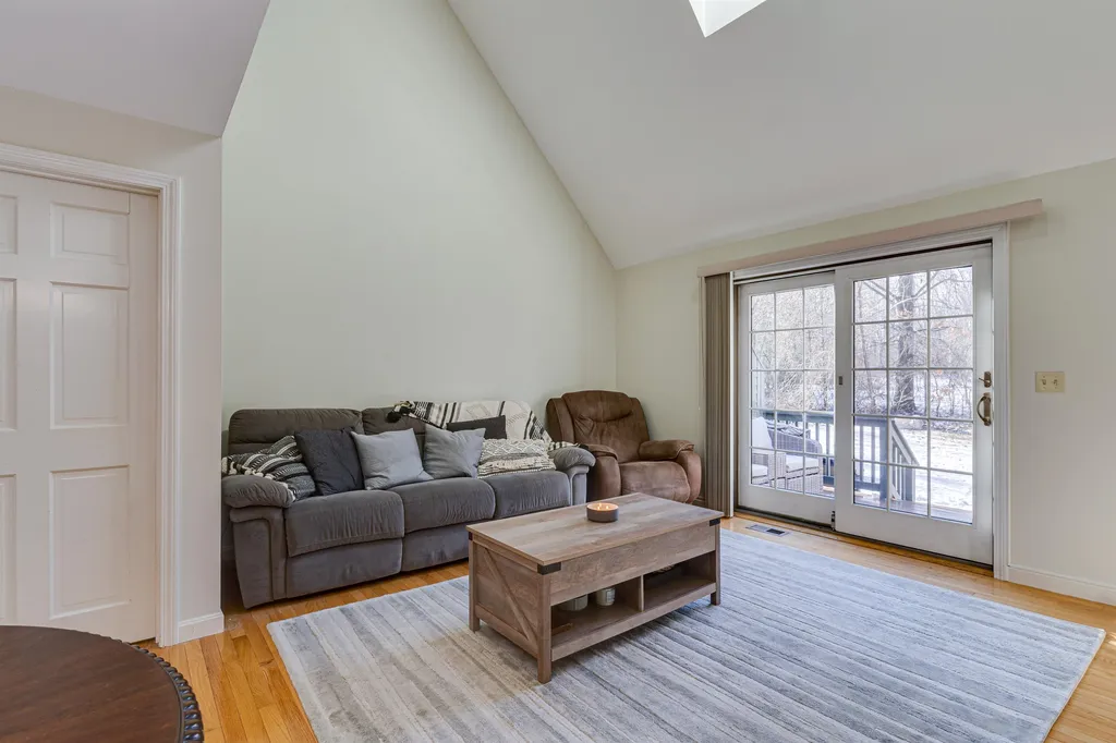 11 Montrose Drive Stratham NH 03885