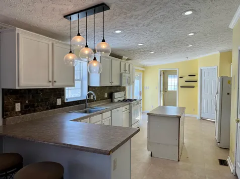 7 Welch Lane Raymond NH 03077