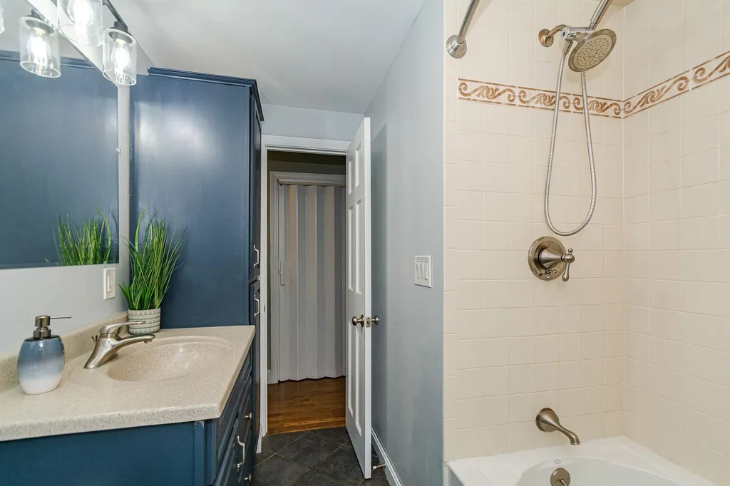 25 Monticello Drive Pelham NH 03076