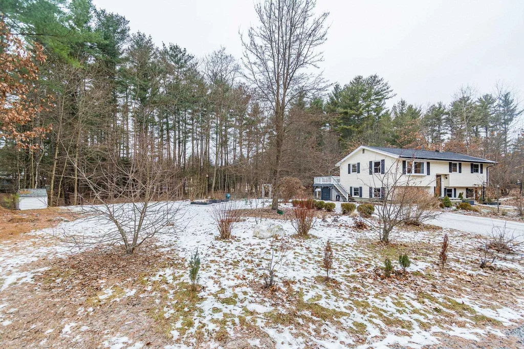 25 Monticello Drive Pelham NH 03076