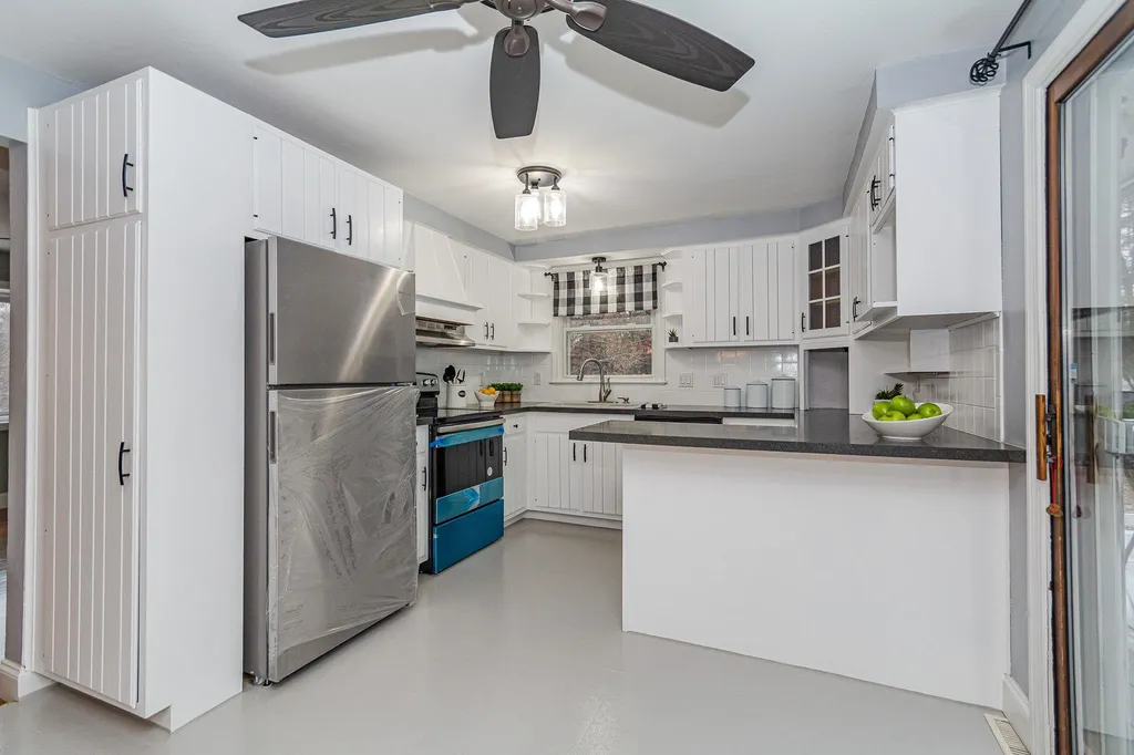 25 Monticello Drive Pelham NH 03076