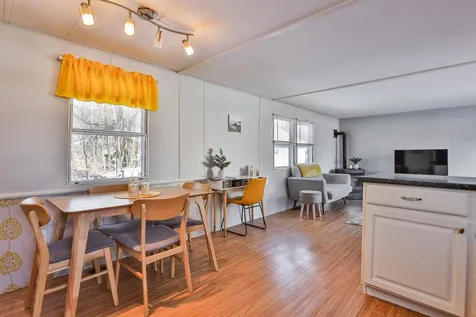 22 Mark Street Nashua NH 03062