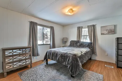 22 Mark Street Nashua NH 03062