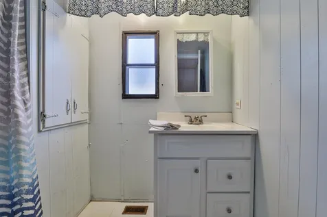 22 Mark Street Nashua NH 03062