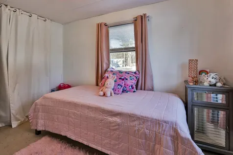 22 Mark Street Nashua NH 03062