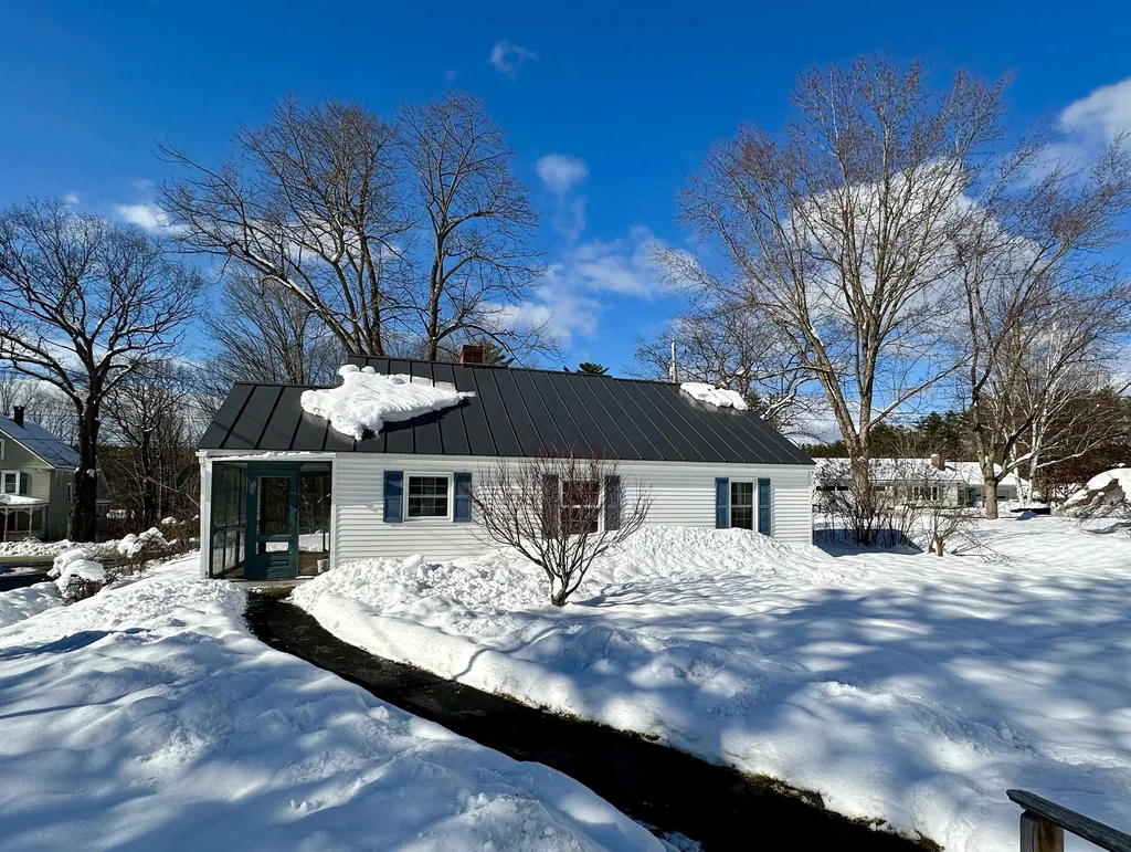 181 Cheney Street Newport NH 03773