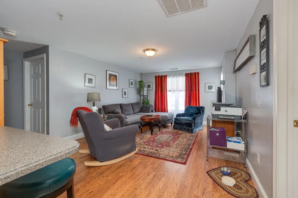 16 Vista Ridge Drive Londonderry NH 03053