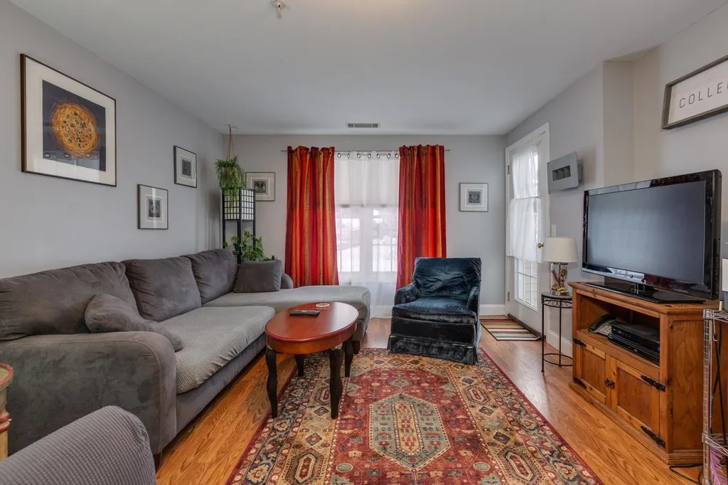 16 Vista Ridge Drive Londonderry NH 03053