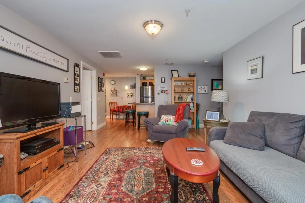 16 Vista Ridge Drive Londonderry NH 03053