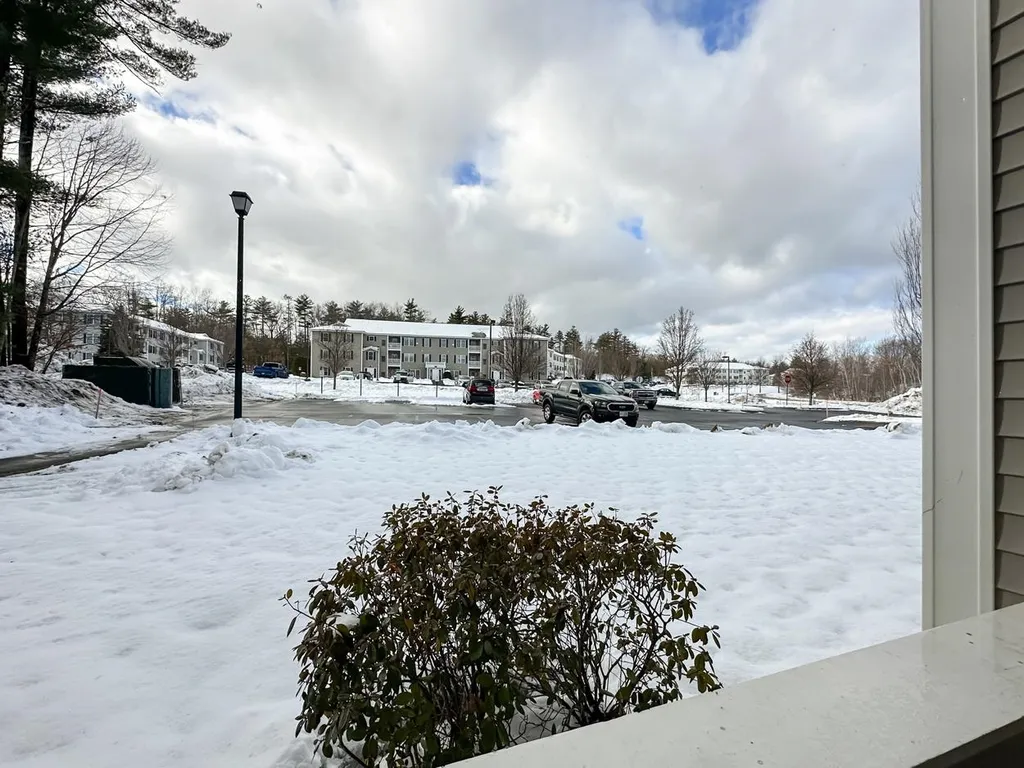 16 Vista Ridge Drive Londonderry NH 03053