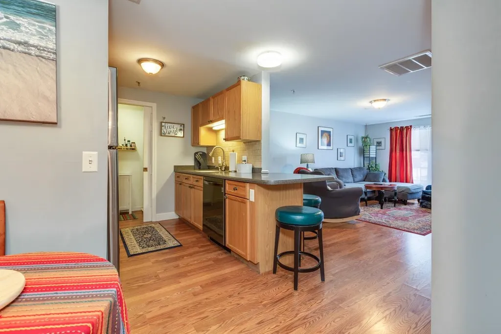 16 Vista Ridge Drive Londonderry NH 03053