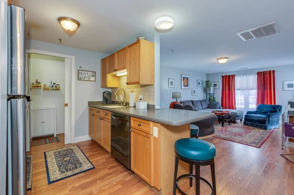 16 Vista Ridge Drive Londonderry NH 03053