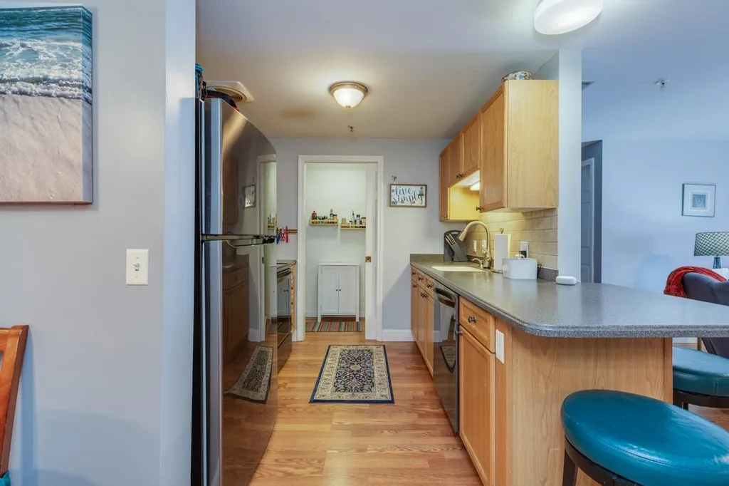16 Vista Ridge Drive Londonderry NH 03053
