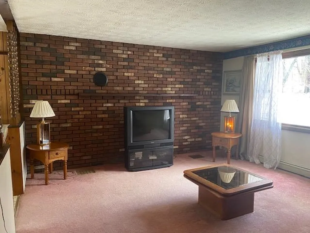 6 Gordon Drive Londonderry NH 03053