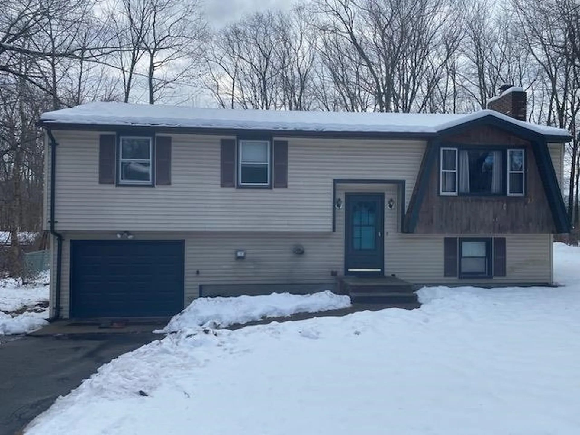 6 Gordon Drive Londonderry NH 03053