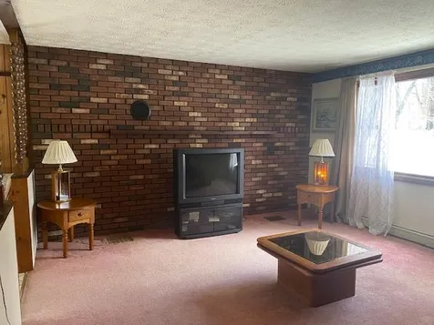 6 Gordon Drive Londonderry NH 03053
