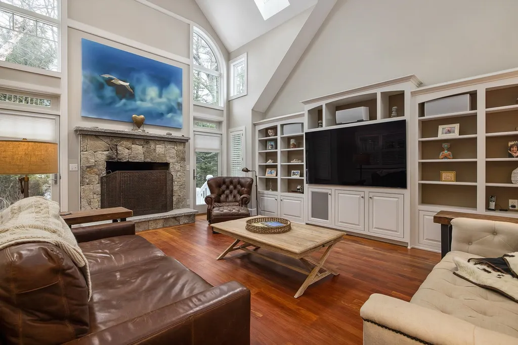 82 Abigale Lane New Castle NH 03854