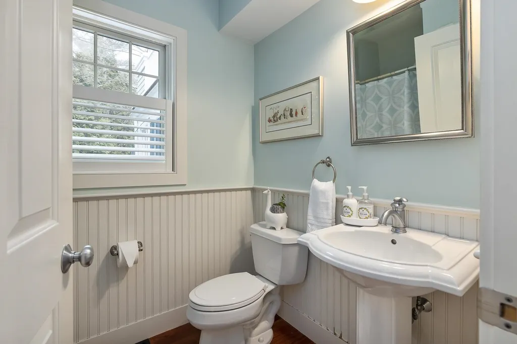 82 Abigale Lane New Castle NH 03854