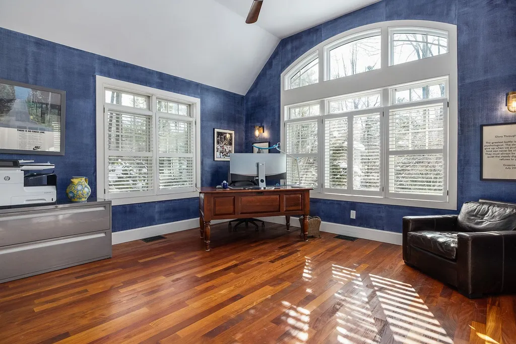 82 Abigale Lane New Castle NH 03854